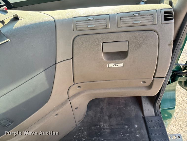 image for item FK1226 2017 Freightliner Cascadia 125 semi truck