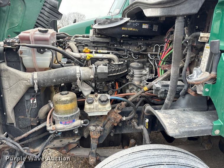 image for item FK1226 2017 Freightliner Cascadia 125 semi truck