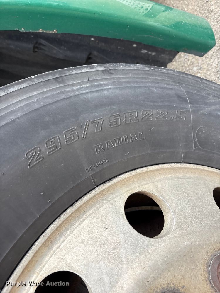 image for item FK1226 2017 Freightliner Cascadia 125 semi truck