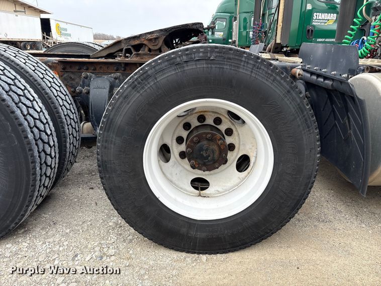 image for item FK1226 2017 Freightliner Cascadia 125 semi truck