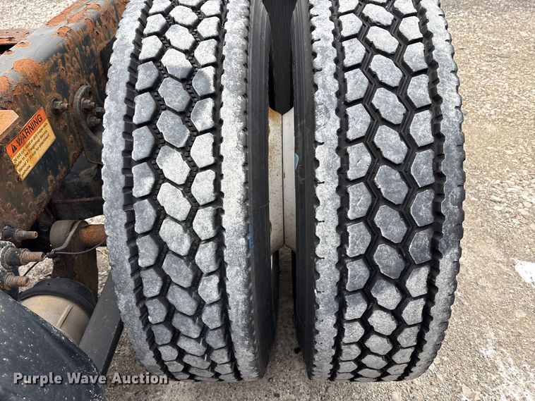 image for item FK1226 2017 Freightliner Cascadia 125 semi truck