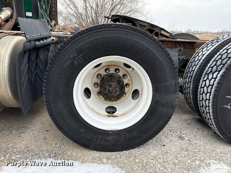 image for item FK1226 2017 Freightliner Cascadia 125 semi truck