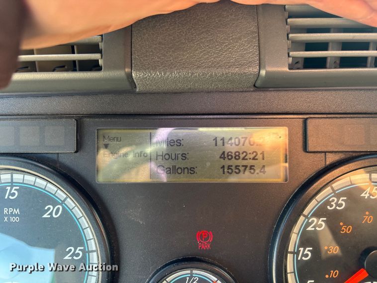 image for item FK1226 2017 Freightliner Cascadia 125 semi truck