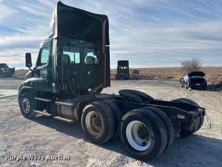 image for item FK1227 2017 Freightliner Cascadia 125 semi truck