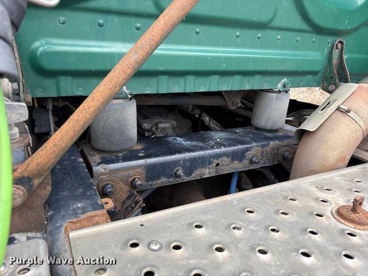 image for item FK1227 2017 Freightliner Cascadia 125 semi truck