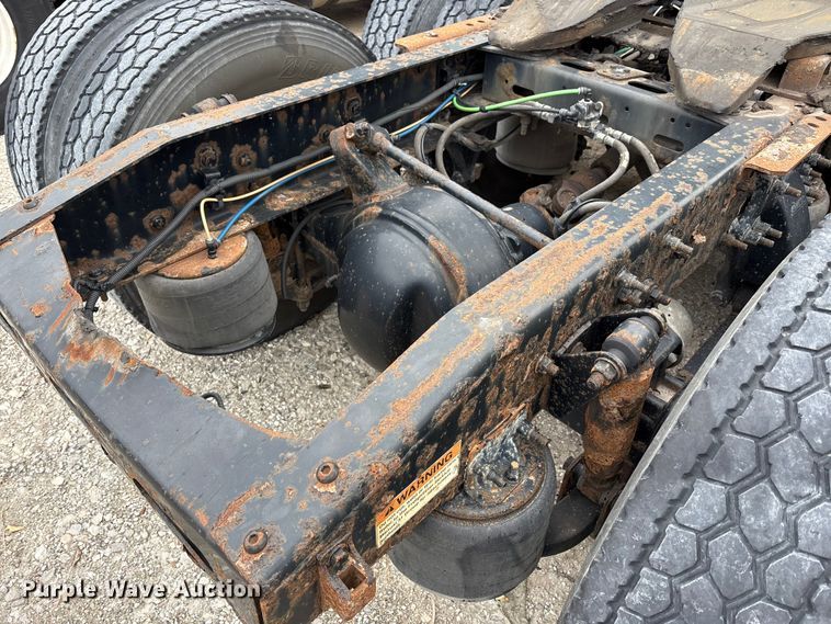 image for item FK1227 2017 Freightliner Cascadia 125 semi truck