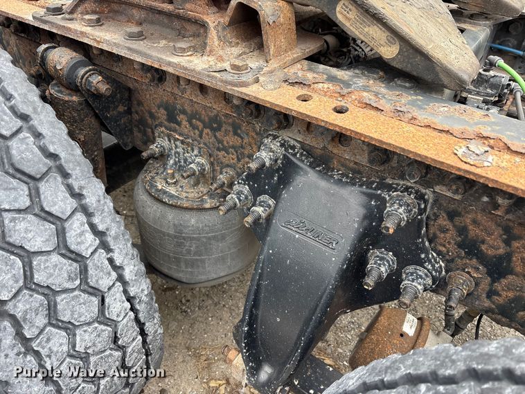 image for item FK1227 2017 Freightliner Cascadia 125 semi truck