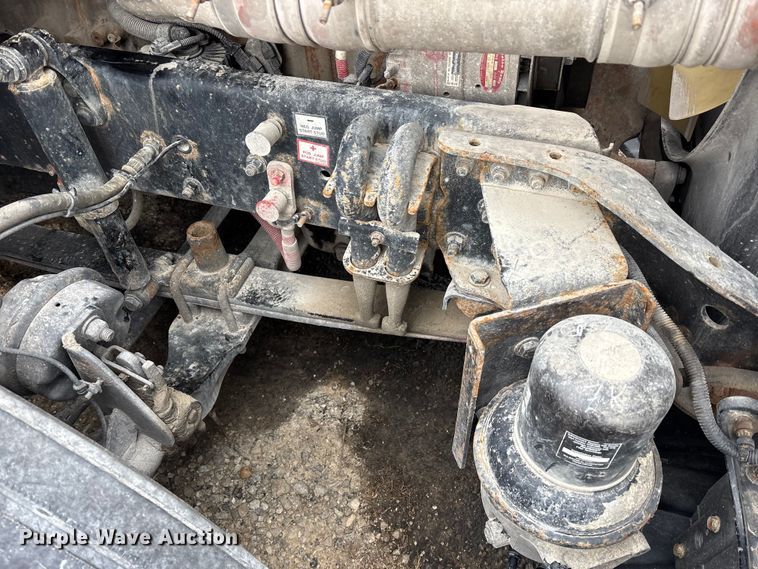 image for item FK1227 2017 Freightliner Cascadia 125 semi truck