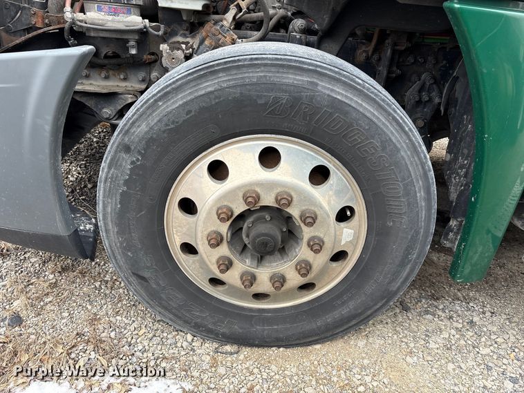 image for item FK1227 2017 Freightliner Cascadia 125 semi truck