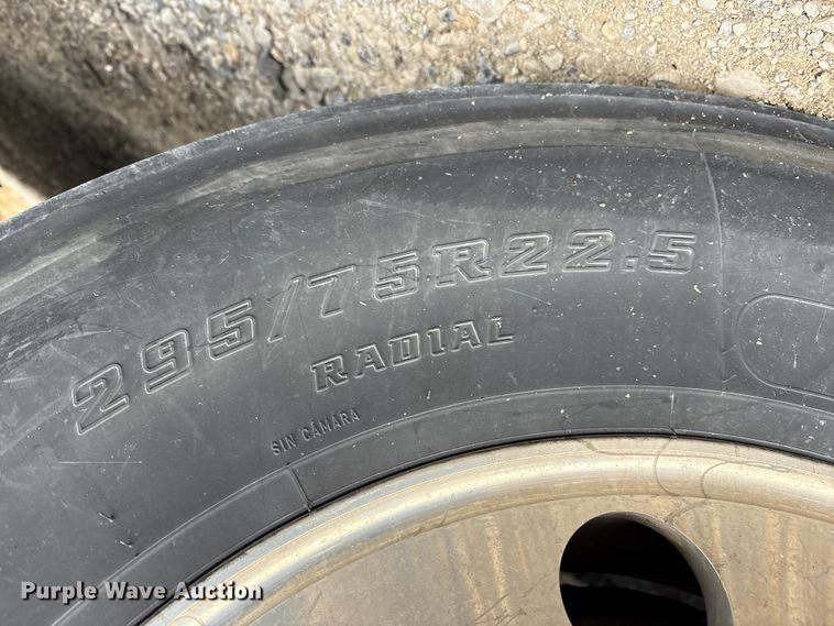 image for item FK1227 2017 Freightliner Cascadia 125 semi truck