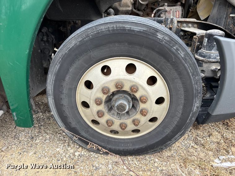 image for item FK1227 2017 Freightliner Cascadia 125 semi truck