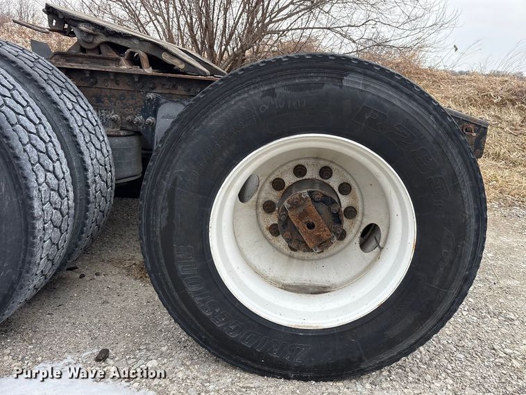 image for item FK1227 2017 Freightliner Cascadia 125 semi truck