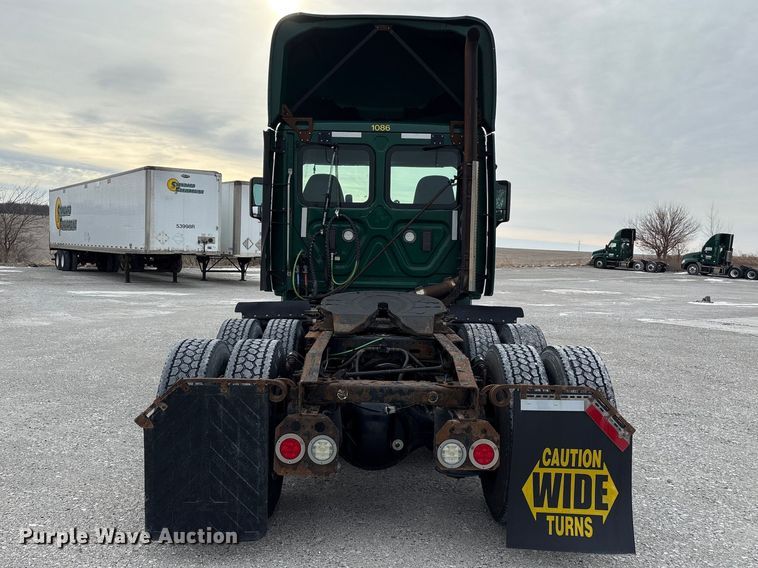 image for item FK1228 2017 Freightliner Cascadia 125 semi truck