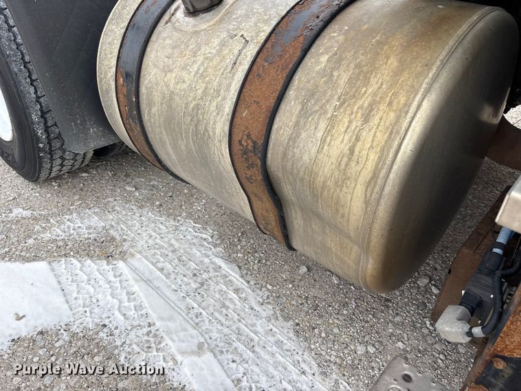 image for item FK1228 2017 Freightliner Cascadia 125 semi truck