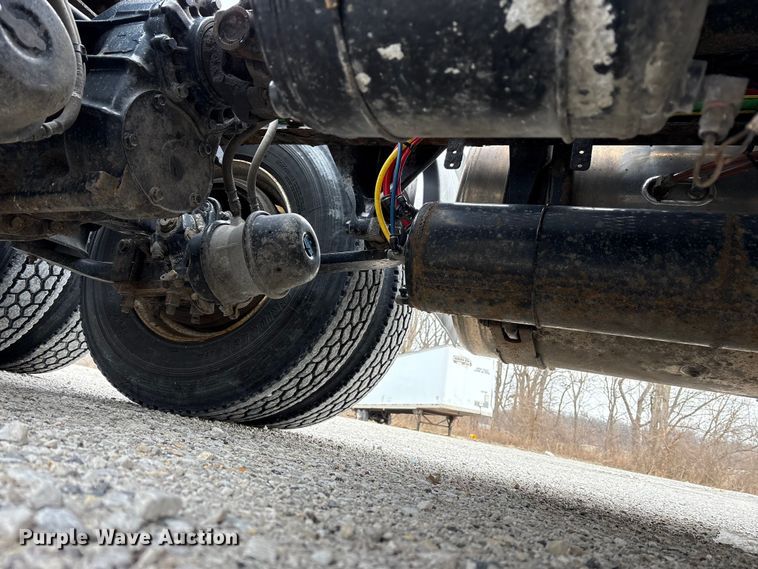 image for item FK1228 2017 Freightliner Cascadia 125 semi truck