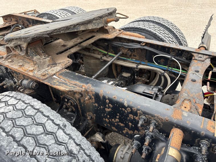 image for item FK1228 2017 Freightliner Cascadia 125 semi truck