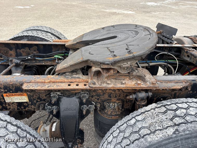 image for item FK1228 2017 Freightliner Cascadia 125 semi truck