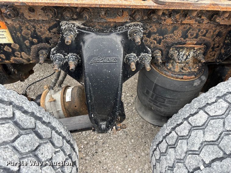 image for item FK1228 2017 Freightliner Cascadia 125 semi truck