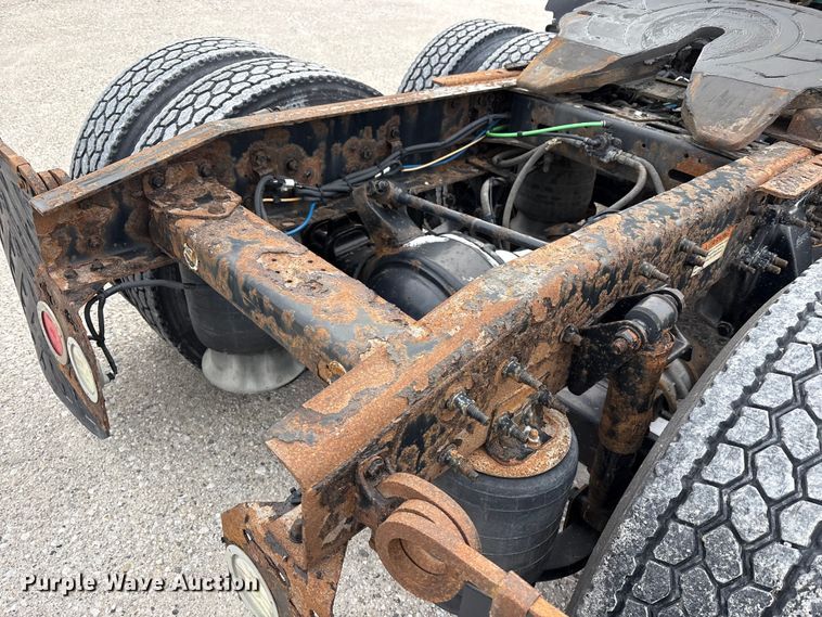 image for item FK1228 2017 Freightliner Cascadia 125 semi truck