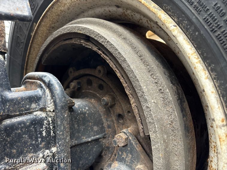 image for item FK1228 2017 Freightliner Cascadia 125 semi truck