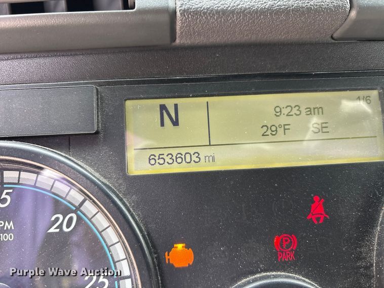 image for item FK1228 2017 Freightliner Cascadia 125 semi truck