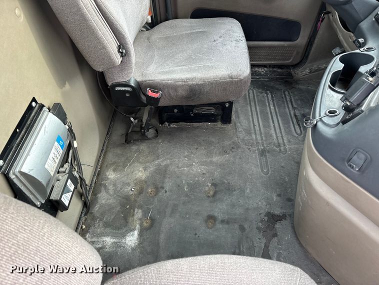 image for item FK1228 2017 Freightliner Cascadia 125 semi truck