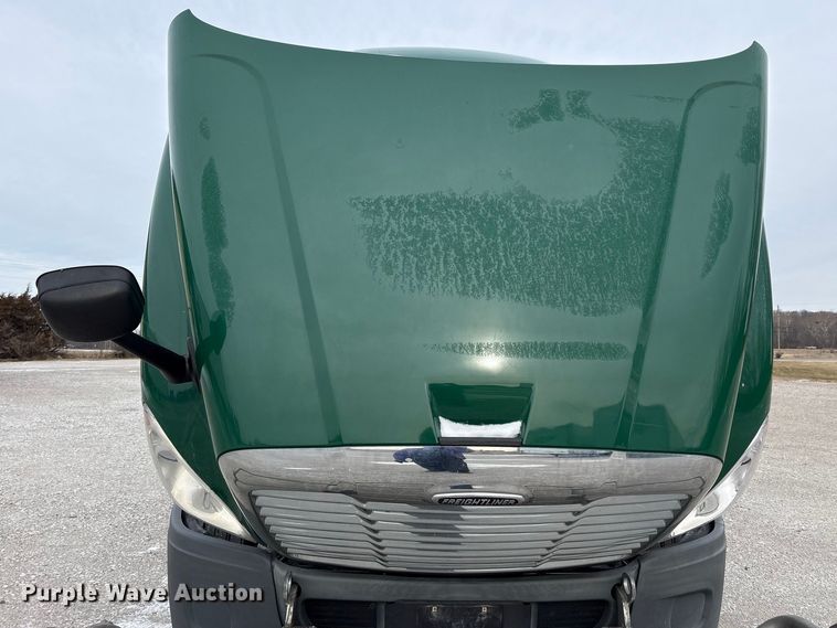 image for item FK1228 2017 Freightliner Cascadia 125 semi truck