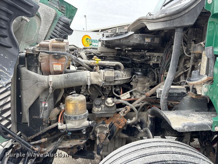 image for item FK1228 2017 Freightliner Cascadia 125 semi truck