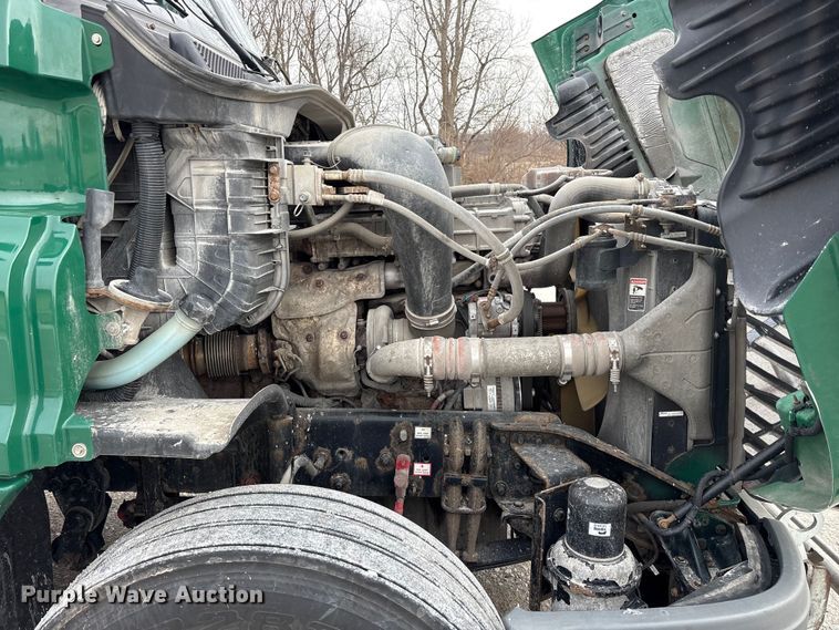 image for item FK1228 2017 Freightliner Cascadia 125 semi truck