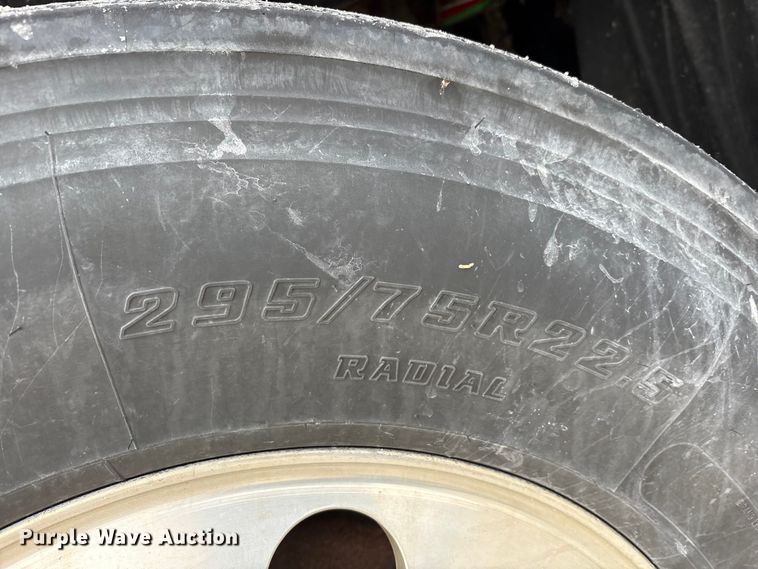 image for item FK1228 2017 Freightliner Cascadia 125 semi truck