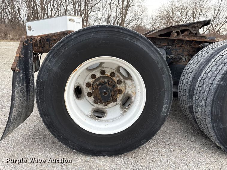 image for item FK1228 2017 Freightliner Cascadia 125 semi truck