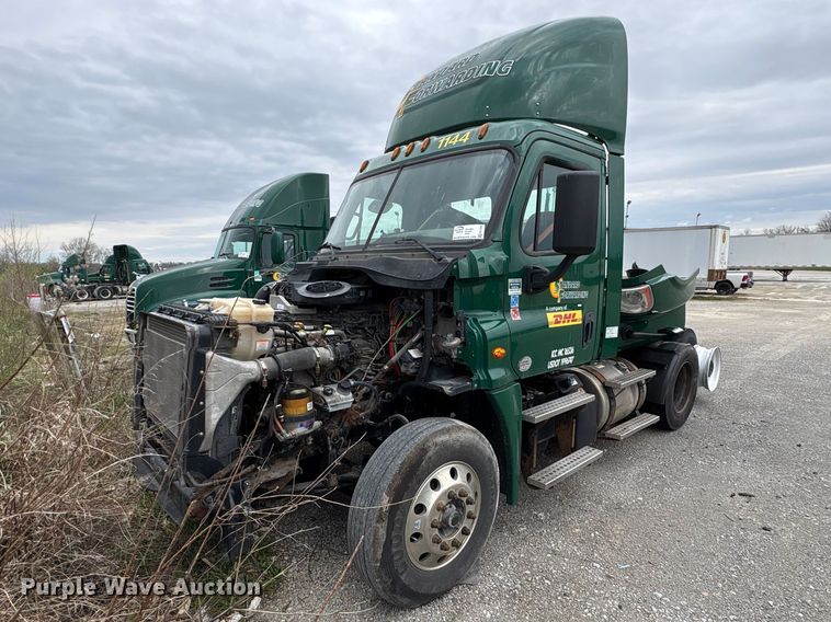 image for item FK1393 2017 Freightliner Cascadia 125 semi truck