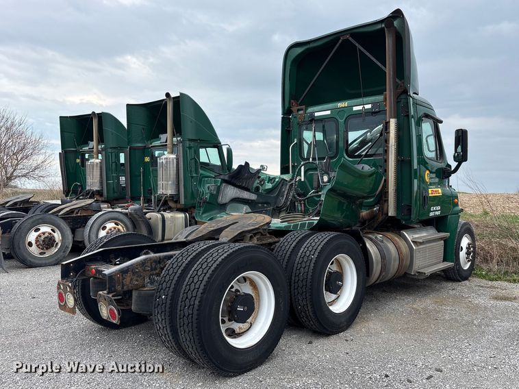 image for item FK1393 2017 Freightliner Cascadia 125 semi truck