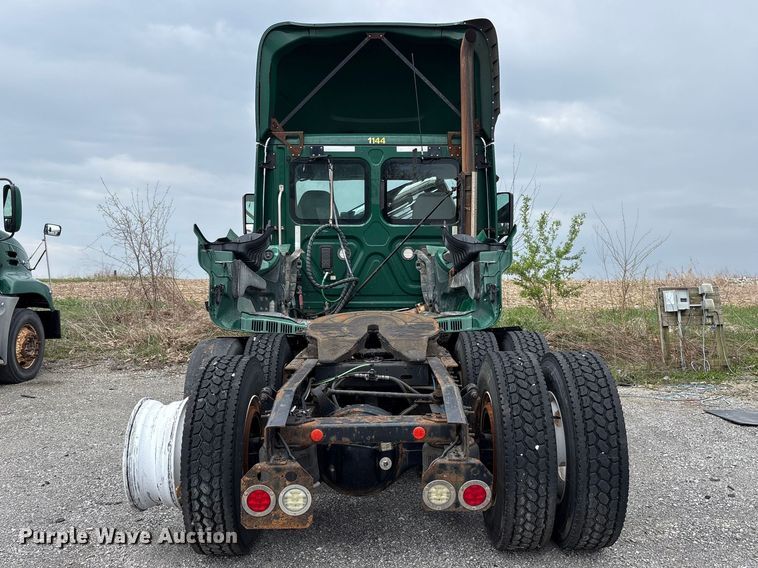 image for item FK1393 2017 Freightliner Cascadia 125 semi truck