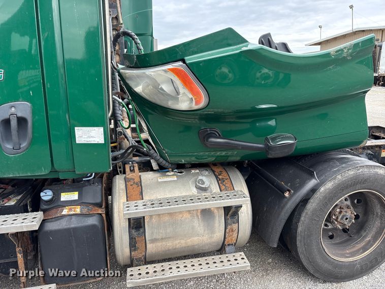 image for item FK1393 2017 Freightliner Cascadia 125 semi truck