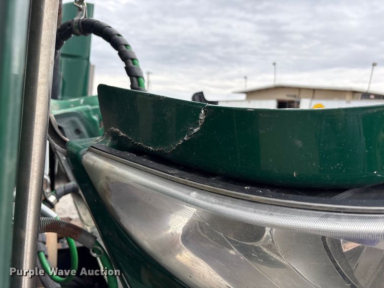 image for item FK1393 2017 Freightliner Cascadia 125 semi truck