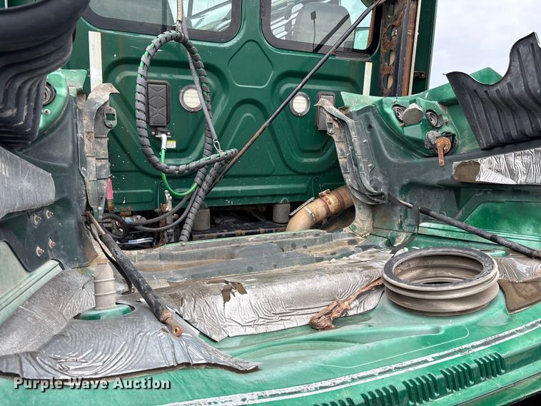 image for item FK1393 2017 Freightliner Cascadia 125 semi truck