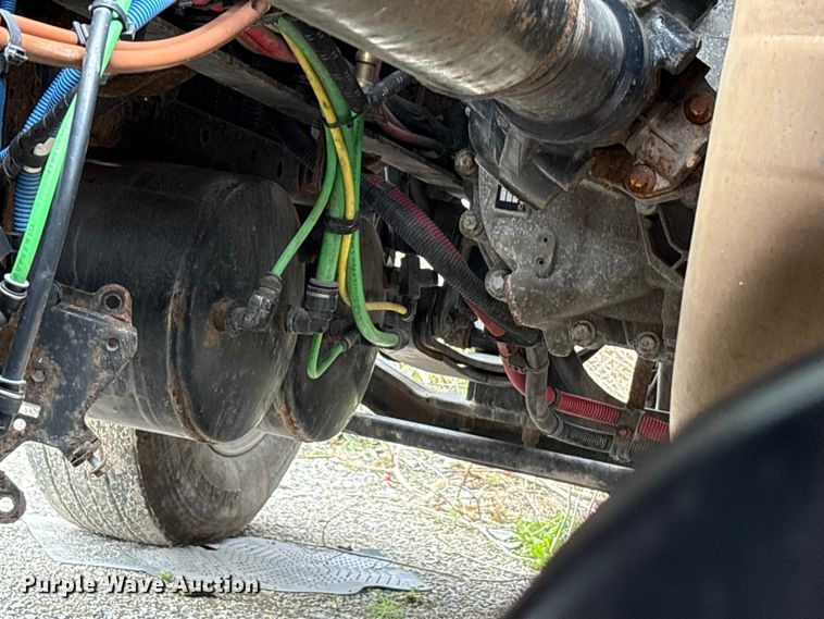 image for item FK1393 2017 Freightliner Cascadia 125 semi truck