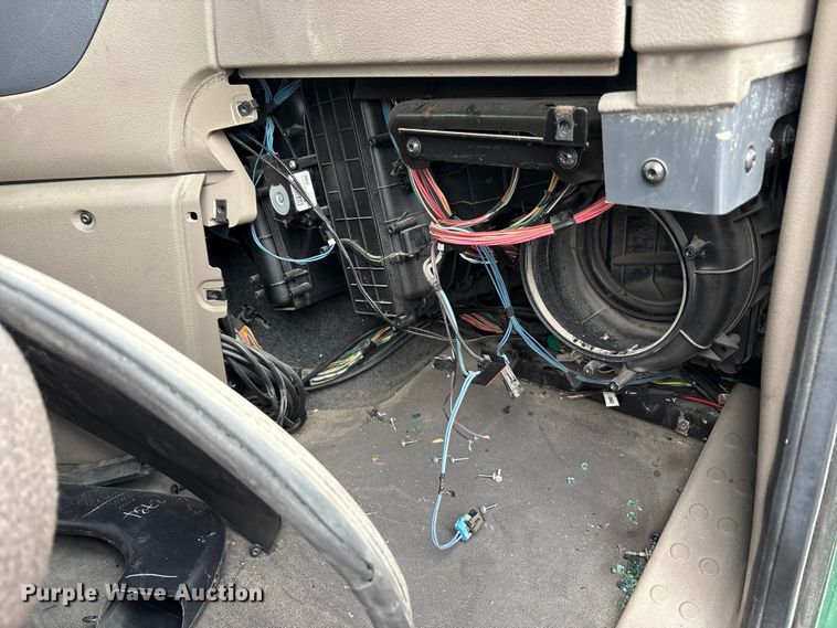 image for item FK1393 2017 Freightliner Cascadia 125 semi truck