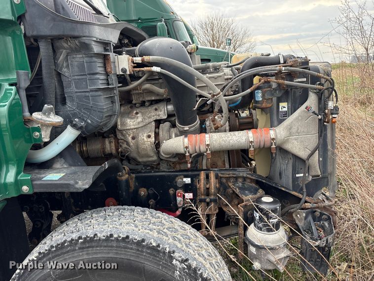 image for item FK1393 2017 Freightliner Cascadia 125 semi truck