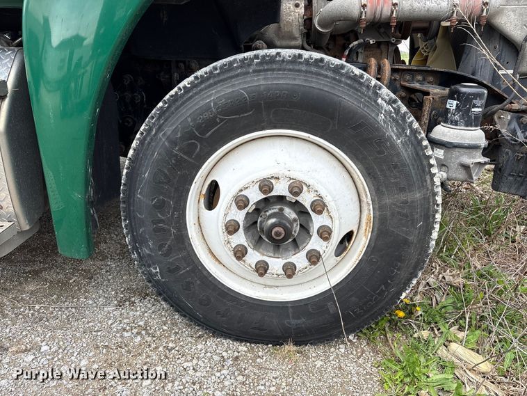 image for item FK1393 2017 Freightliner Cascadia 125 semi truck