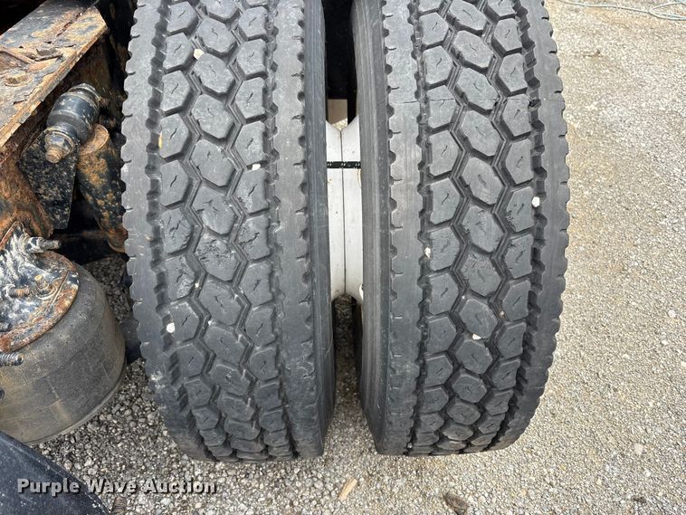 image for item FK1393 2017 Freightliner Cascadia 125 semi truck