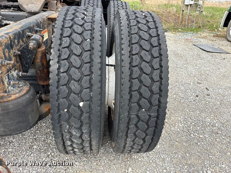 image for item FK1393 2017 Freightliner Cascadia 125 semi truck