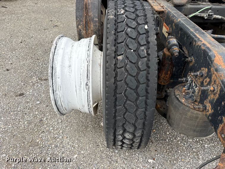 image for item FK1393 2017 Freightliner Cascadia 125 semi truck