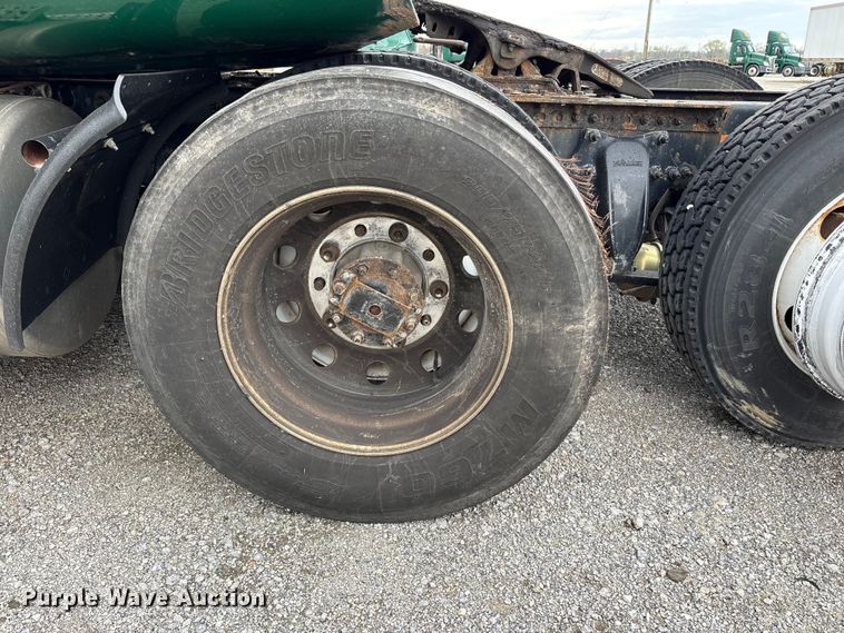 image for item FK1393 2017 Freightliner Cascadia 125 semi truck