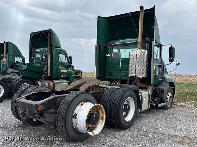 image for item FK1394 2013 Mack CXU613 semi truck