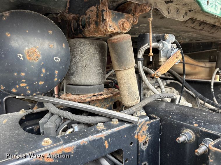 image for item FK1394 2013 Mack CXU613 semi truck