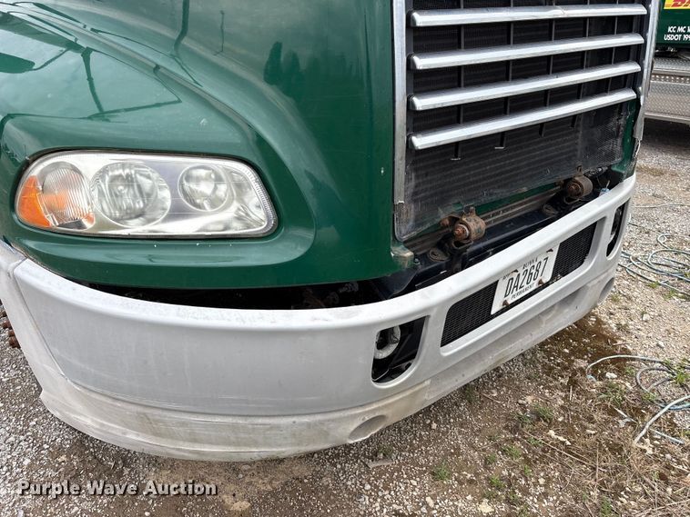 image for item FK1394 2013 Mack CXU613 semi truck