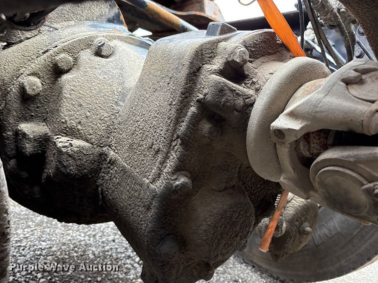 image for item FK1394 2013 Mack CXU613 semi truck