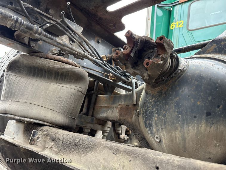 image for item FK1394 2013 Mack CXU613 semi truck